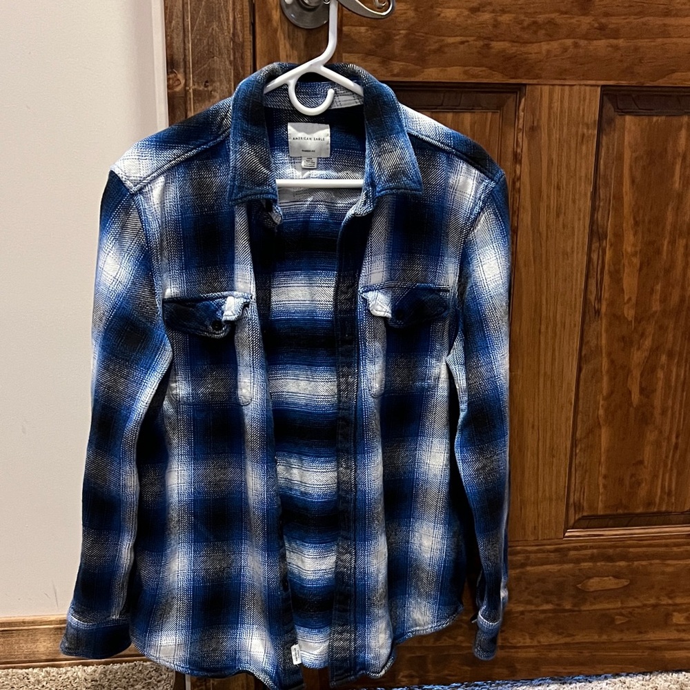 American Eagle Outfitters Classic Fit Shirt in Blue and White